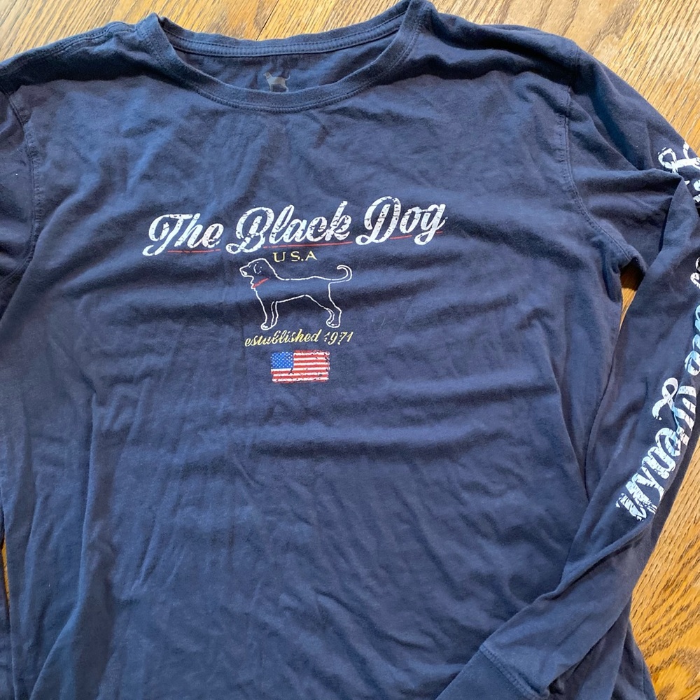 The Black Dog long sleeved T-shirt small
